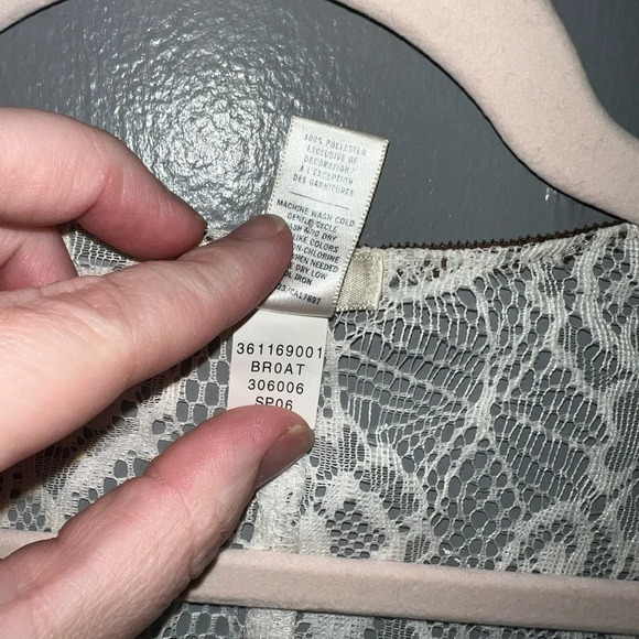 OLD Navy Lace over lay sz large with brown accent tie - Picture 4 of 4